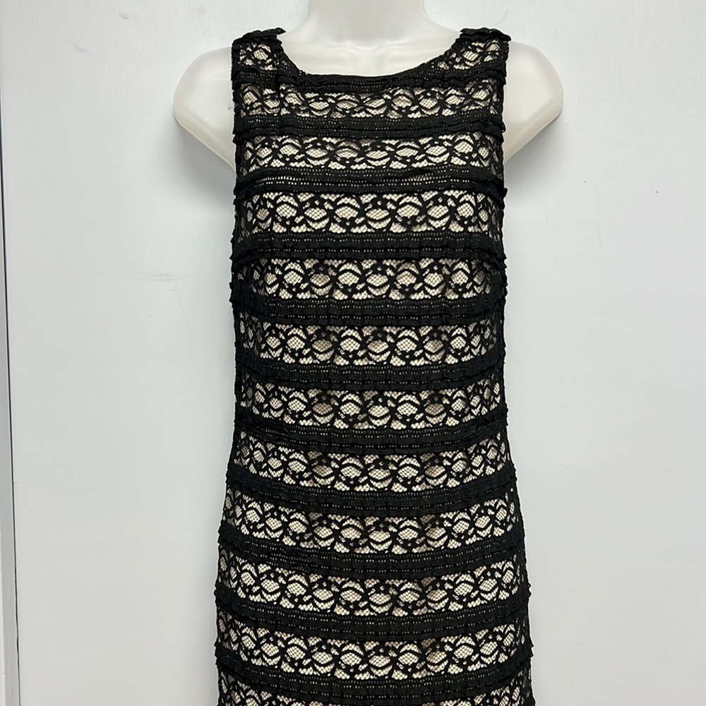 NWT Alice + Olivia Sleeveless Lace Overlayed Dress with Cutout Back Size 6